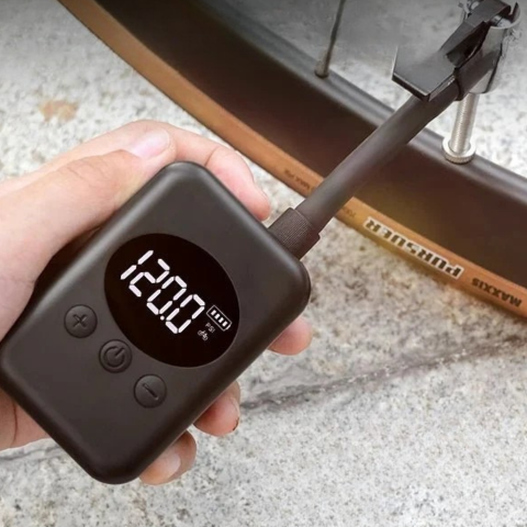 Mini kannettava pumppu polkupyörälle 150PSI — kompakti ja helppo kuljettaa