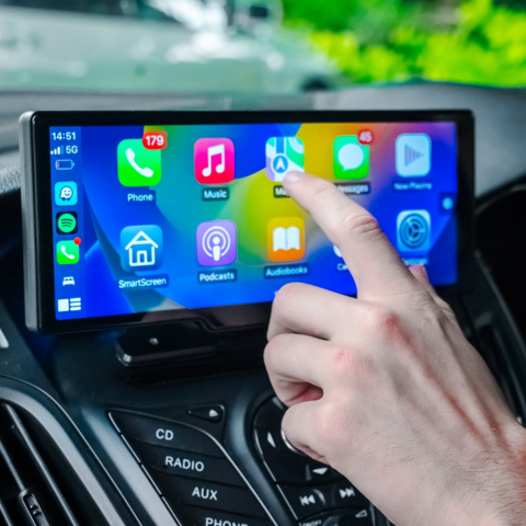 Ecran Multimedia Fara Fir – Conectivitate Si Navigare Simplificata