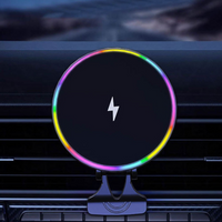 Auton puhelintuki – langaton lataus ja LED-valaistus 